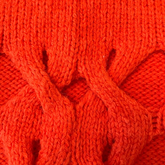 H&M Sweater Tank (L) - Picture 4 of 5